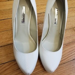NWOB BCBG Generation White Heels
